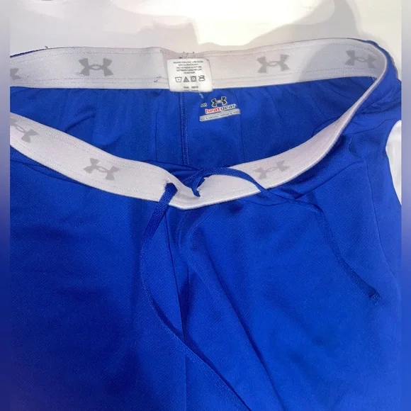 Underarmour soccer shorts - Picture 3 of 3